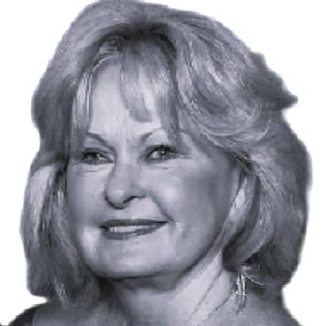 Dee Carroll Headshot